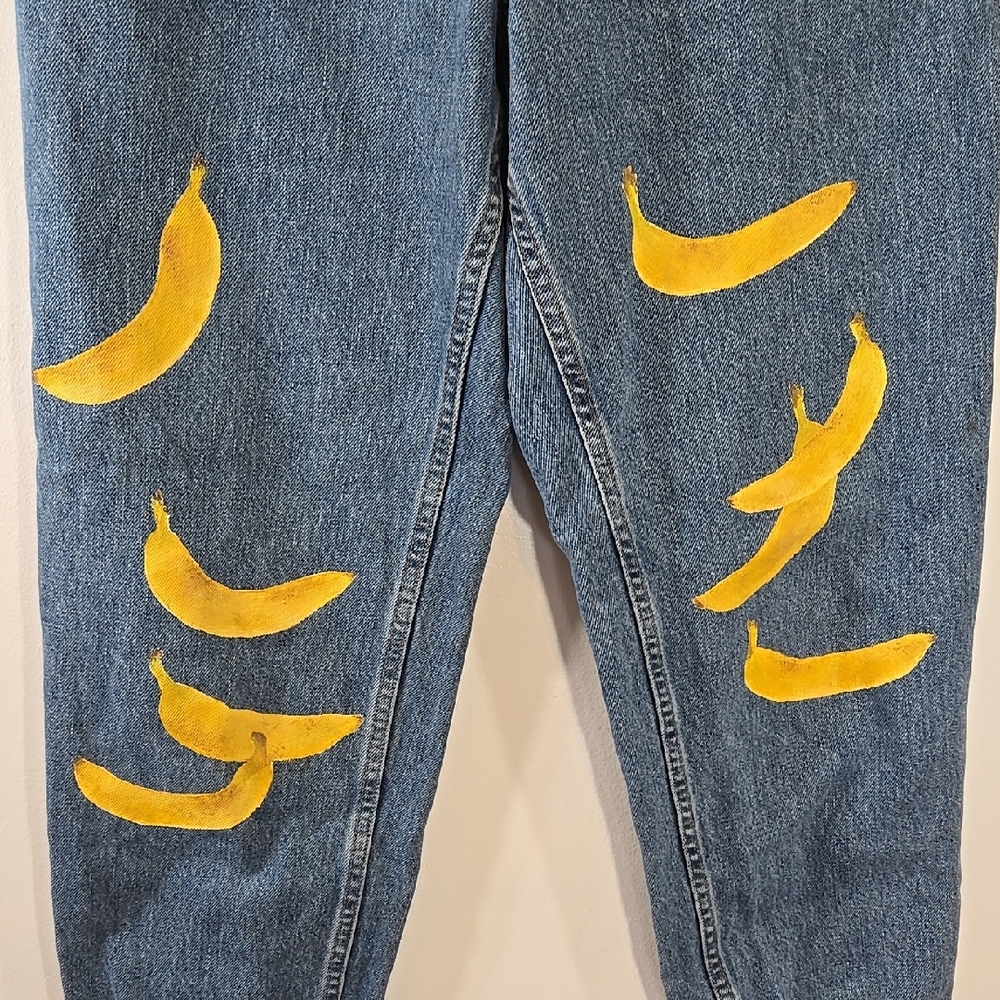 Levi's 550 Relaxed Blue Denim Painted Yellow Banana Design Tapered Leg Jeans - Picture 3 of 15